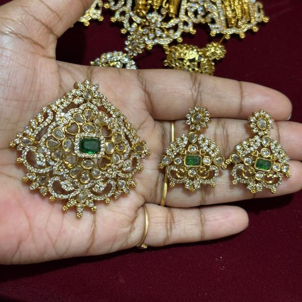 Victorian Heavy Pendants with Earrings