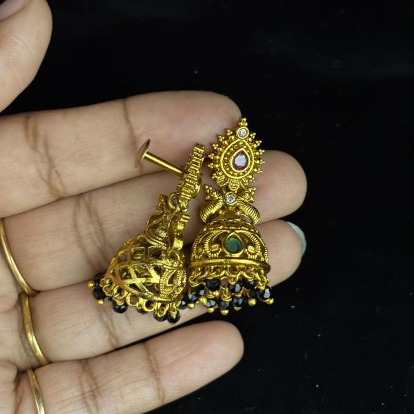 Matt Finish Butta's with Beads Hangings, set of 1 pair