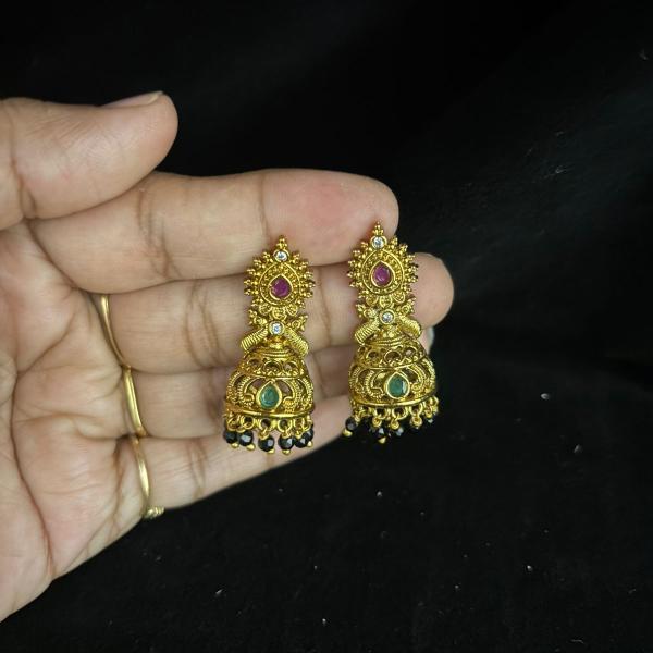 Matt Finish Butta's with Beads Hangings, set of 1 pair