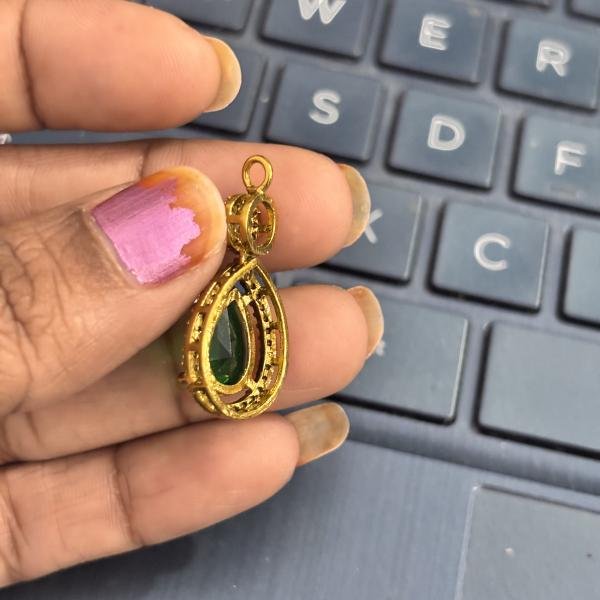 Victorian finish Small  Pendant with 1 connector, by default Sea Grean Pink Colour will be picked, please select colour.
