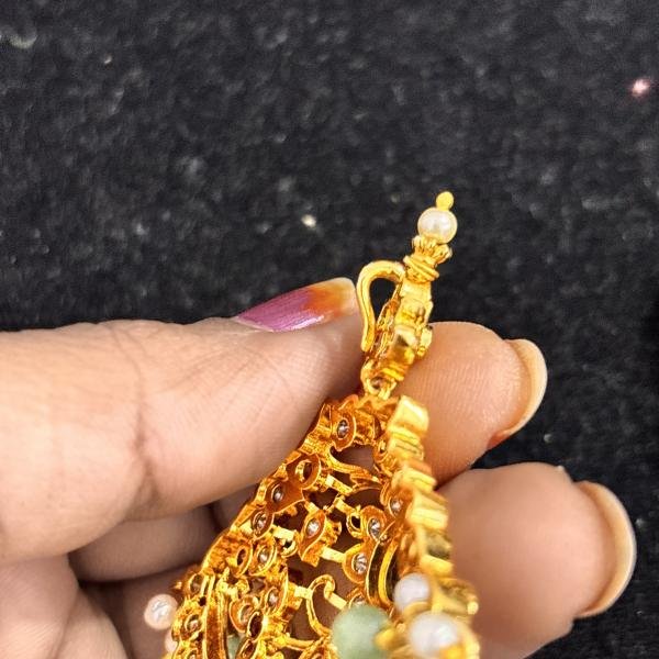 Gold Shade Pendant with Earrings