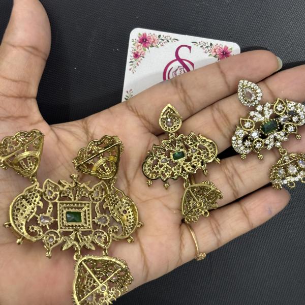 Victorian Heavy Pendants with earrings (Colours Available)