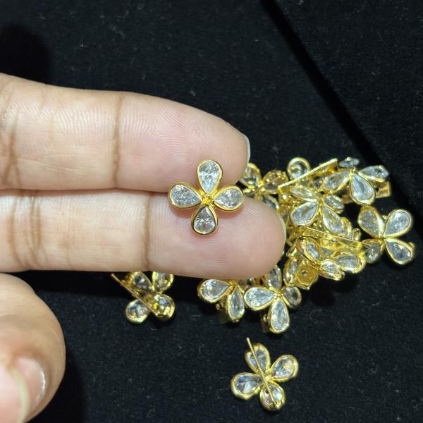 4 stone Polki Flowers with 3 hole’s back side, sold by 1 Pc