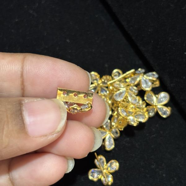 4 stone Polki Flowers with 3 hole’s back side, sold by 1 Pc