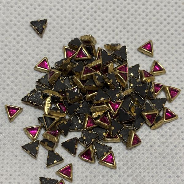 Kundhan Stone Trangle Pink- 4x4x4mm