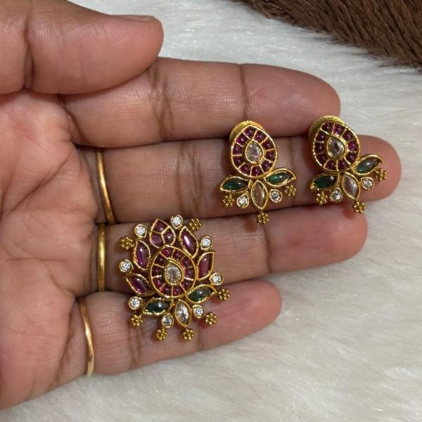 Kemppu stone Multi colour lotus pendant with Earrings